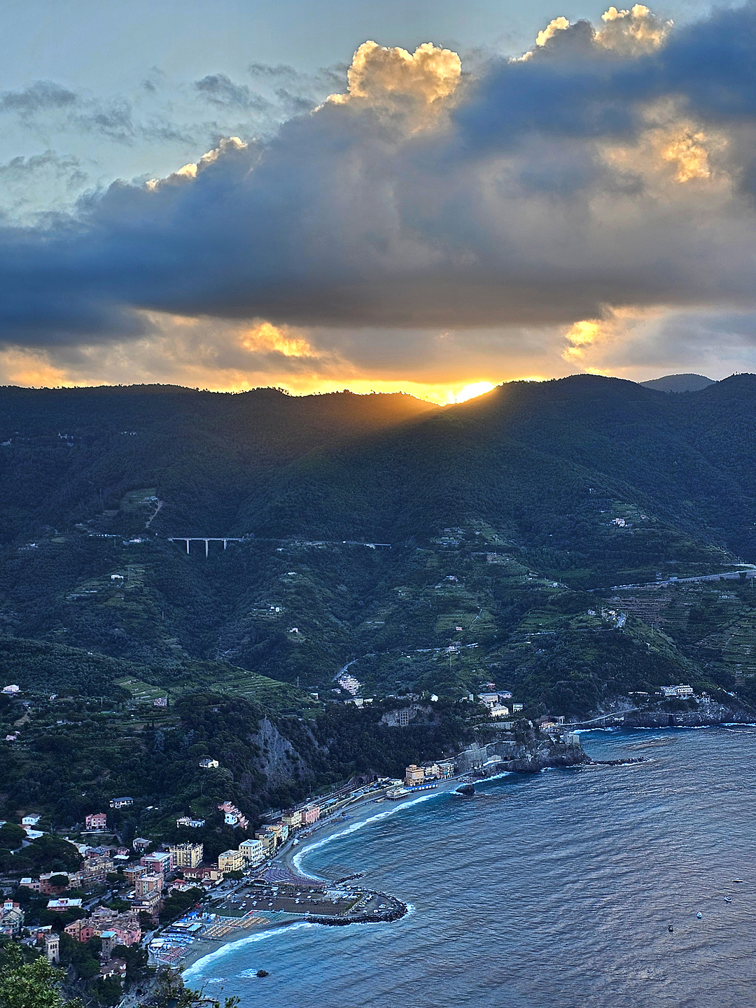 monterosso-sunrise.jpg