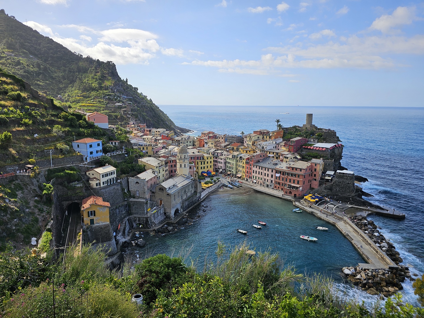 vernazza-town1.jpg