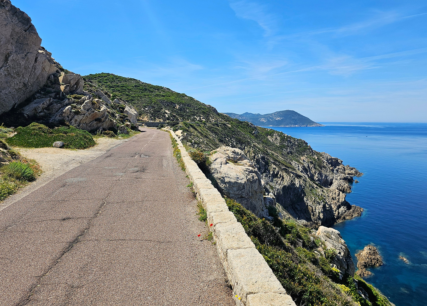 calvi-road2.jpg