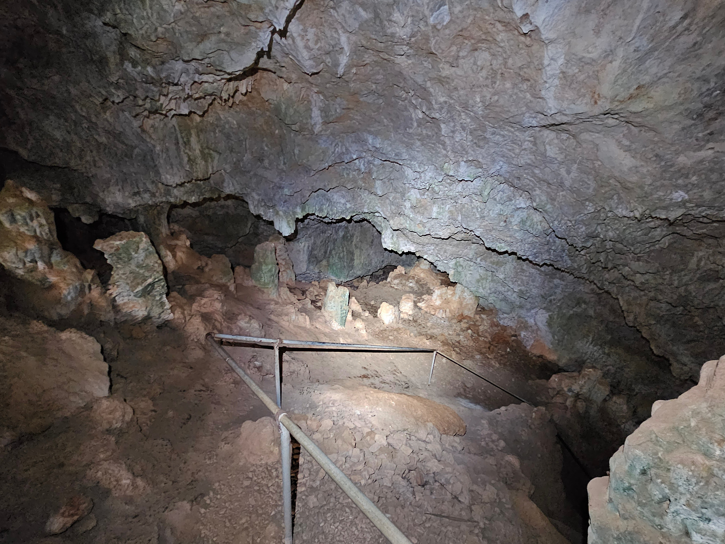 vreiko-cave3.jpg