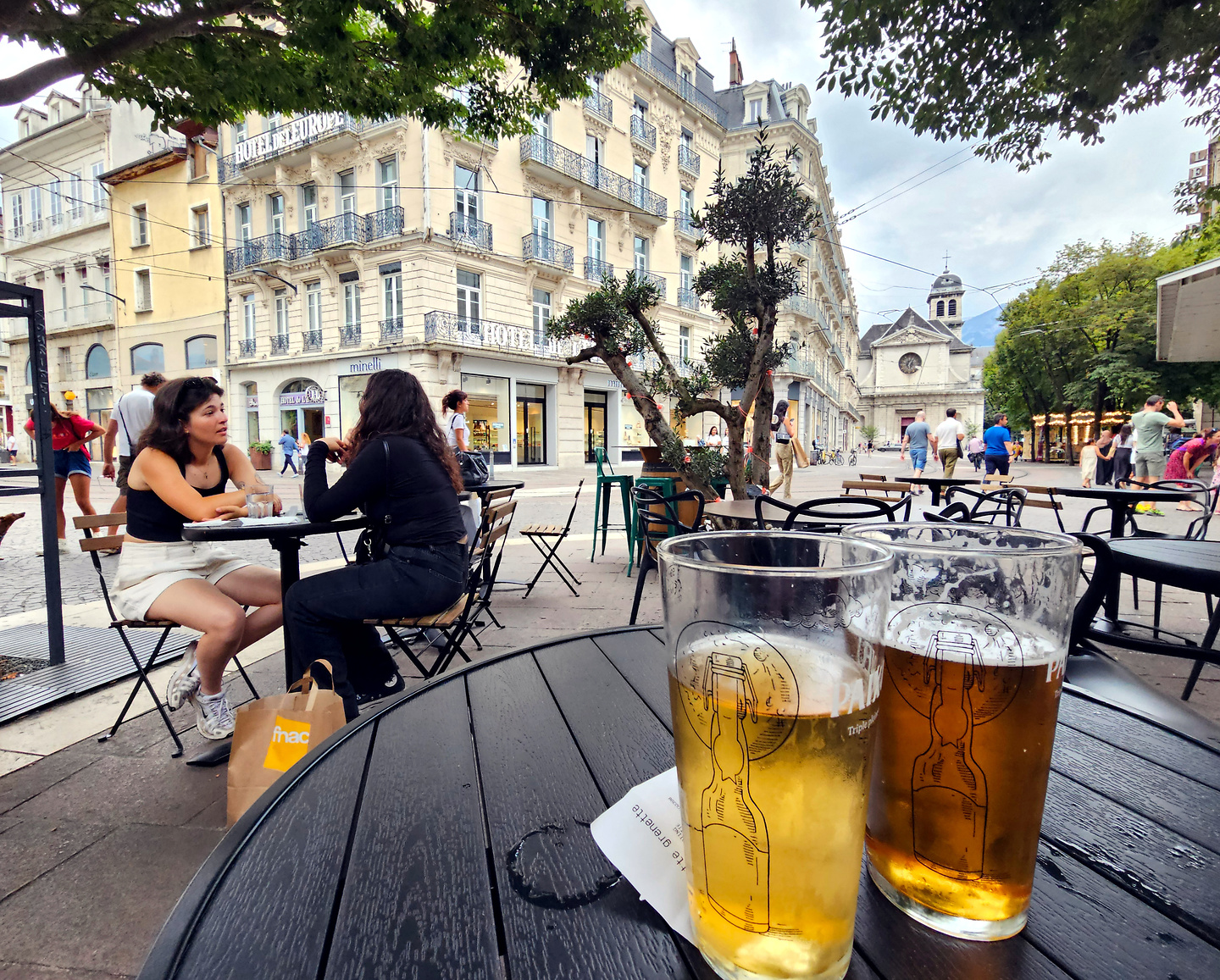 grenoble-town1.jpg